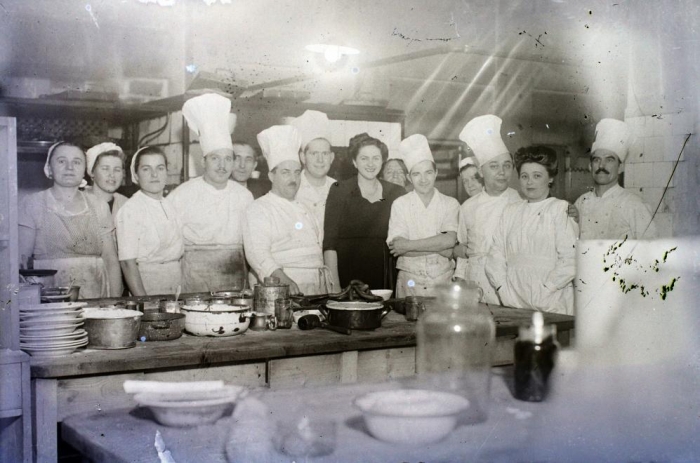 1948, Budapest: Gellért Gyógyfürdő, konyha. Kép: Fortepan/Hámori Gyula