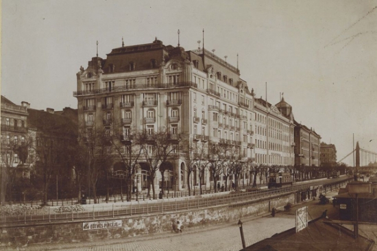 A bezárt pesti Ritz-palota 1916-ban