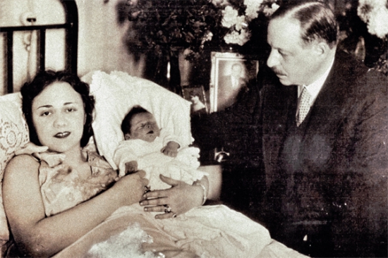 • Kálmán Vera Bécsben 1929-ben, Károly fia születésekor